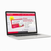 Laptop mit Darstellung der Arterin Website zum Produktlaunch von Arterin Cholesterin